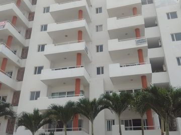 Hermoso Departamento, ubicado en el Conjunto privado Marina Grande, Avenida Club del Pacífico – Tonsupa, frente a la playa