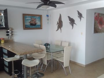 Hermoso Departamento, ubicado en el Conjunto privado Marina Grande, Avenida Club del Pacífico – Tonsupa, frente a la playa