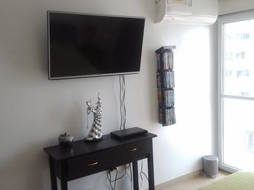 Hermoso Departamento, ubicado en el Conjunto privado Marina Grande, Avenida Club del Pacífico – Tonsupa, frente a la playa