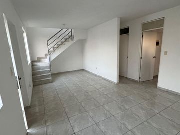OCACION CASA DE DOS PISOS EN VENTA-  – RESIDENCIAL- GALILEA - CASTILLA - PIURA
