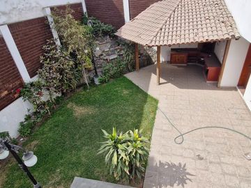 VENDO, Casa ideal para familia grande. 5dorm. 468mts. Los Cipreses 111, Casuarinas Sur – Surco