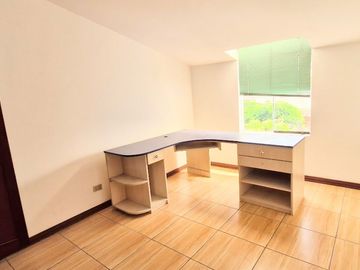 VENDO, Casa ideal para familia grande. 5dorm. 468mts. Los Cipreses 111, Casuarinas Sur – Surco