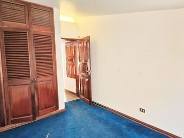 VENDO, Casa ideal para familia grande. 5dorm. 468mts. Los Cipreses 111, Casuarinas Sur – Surco