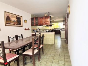 VENDO, Casa ideal para familia grande. 5dorm. 468mts. Los Cipreses 111, Casuarinas Sur – Surco