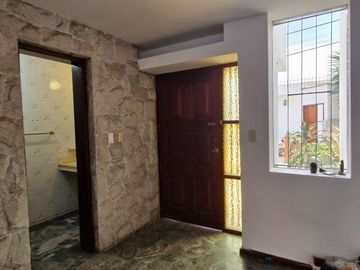 VENDO, Casa ideal para familia grande. 5dorm. 468mts. Los Cipreses 111, Casuarinas Sur – Surco