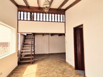 VENDO, Casa ideal para familia grande. 5dorm. 468mts. Los Cipreses 111, Casuarinas Sur – Surco