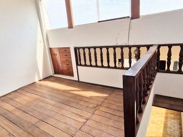 VENDO, Casa ideal para familia grande. 5dorm. 468mts. Los Cipreses 111, Casuarinas Sur – Surco