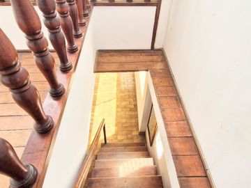 VENDO, Casa ideal para familia grande. 5dorm. 468mts. Los Cipreses 111, Casuarinas Sur – Surco