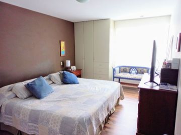 VENDO, Lindo Dpto. iluminado, c/vista a la calle. Sta. Carmen 290, Miraflores (3 dorm)