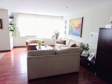 VENDO, Lindo Dpto. iluminado, c/vista a la calle. Sta. Carmen 290, Miraflores (3 dorm)