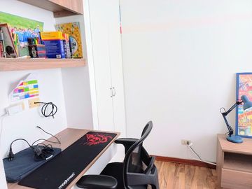 VENDO, Lindo Dpto. iluminado, c/vista a la calle. Sta. Carmen 290, Miraflores (3 dorm)