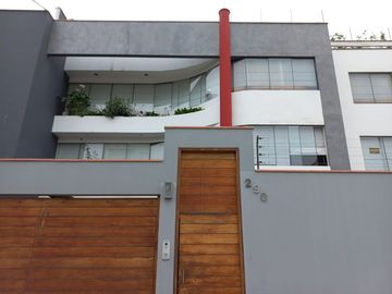 VENDO, Lindo Dpto. iluminado, c/vista a la calle. Sta. Carmen 290, Miraflores (3 dorm)