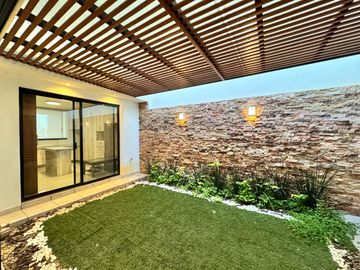 Casa en Venta en Villa Magna con 4 recamaras y Roof garden amplio.
