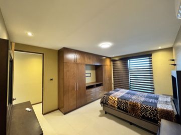 Casa en Venta en Villa Magna con 4 recamaras y Roof garden amplio.