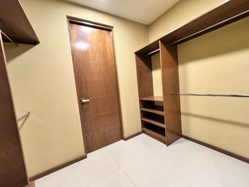 Casa en Venta en Villa Magna con 4 recamaras y Roof garden amplio.