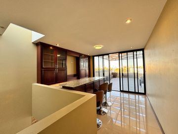 Casa en Venta en Villa Magna con 4 recamaras y Roof garden amplio.