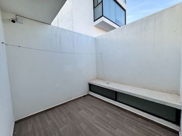 Casa en Venta en Villa Magna con 4 recamaras y Roof garden amplio.
