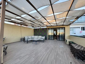 Casa en Venta en Villa Magna con 4 recamaras y Roof garden amplio.