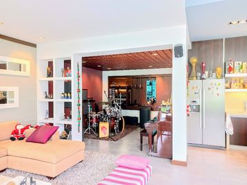 VENDO, Preciosa Casa Remodelada 600mts 4hab. Calle Amadeus Mozart, Alamos de Monterrico – Surco