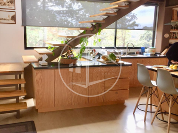 CASA EN VENTA EN CHILUCA CON JARDÍN, LOFT Y DISEÑO MINIMALISTA