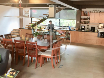 CASA EN VENTA EN CHILUCA CON JARDÍN, LOFT Y DISEÑO MINIMALISTA