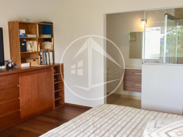 CASA EN VENTA EN CHILUCA CON JARDÍN, LOFT Y DISEÑO MINIMALISTA