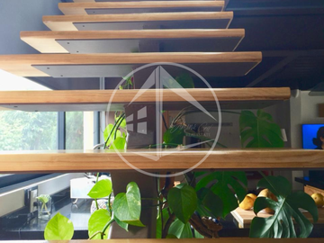 CASA EN VENTA EN CHILUCA CON JARDÍN, LOFT Y DISEÑO MINIMALISTA
