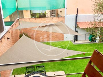CASA EN VENTA EN CHILUCA CON JARDÍN, LOFT Y DISEÑO MINIMALISTA