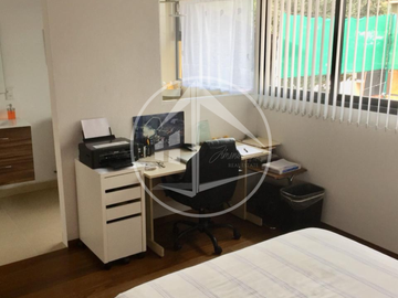 CASA EN VENTA EN CHILUCA CON JARDÍN, LOFT Y DISEÑO MINIMALISTA