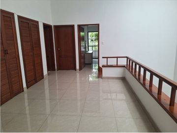 VENDO  CASA EN SANTA RITA ESPECTACULAR ALG