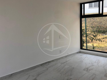 RESIDENCIA CON VISTA A LA PRESA MADÍN Y AMPLIO ROOF GARDEN