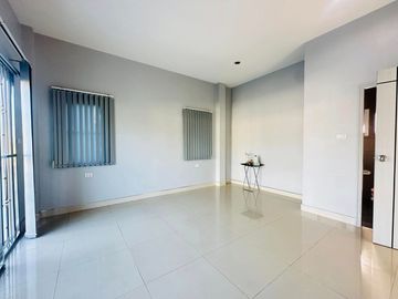 For sale, pool villa near Mab Prachan Reservoir, near an international school, special price Mab Prachan, Pattaya City