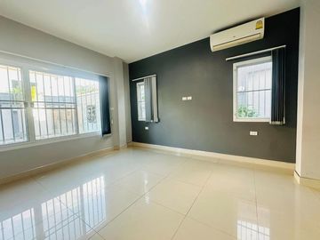 For sale, pool villa near Mab Prachan Reservoir, near an international school, special price Mab Prachan, Pattaya City