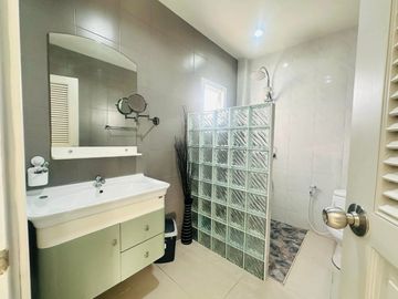 For sale, pool villa near Mab Prachan Reservoir, near an international school, special price Mab Prachan, Pattaya City
