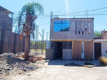 SE VENDE CASA DENTRO DEL CENTRO COMERCIAL ICA SUR - FRENTE AL MERCADO SANTO DOMINGO - ICA