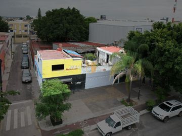 propiedad en venta sobre importante avenida y en esquina.