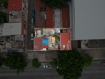 propiedad en venta sobre importante avenida y en esquina.