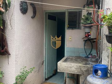 propiedad en venta sobre importante avenida y en esquina.