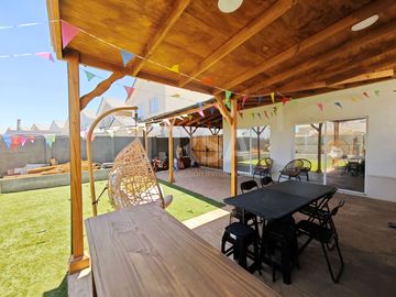 CASA 3 HABITACIONES, 3 BAÑOS EN CONDOMINIO CERRADO