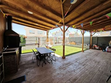 CASA 3 HABITACIONES, 3 BAÑOS EN CONDOMINIO CERRADO