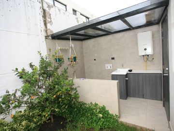 Oportunidad por Viaje! Hermosa Casa de Venta en Tumbaco