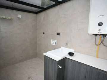 Oportunidad por Viaje! Hermosa Casa de Venta en Tumbaco