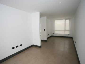 Oportunidad por Viaje! Hermosa Casa de Venta en Tumbaco