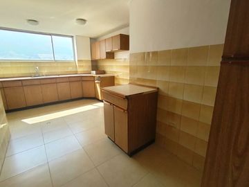 Venta Departamento de 3 Dormitorios en el Norte de Quito: ¡Espacio, Confort y Ubicación Perfecta!