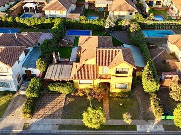 MANTAGUA - VENDE CASA TRES PISOS 4D 3B PISCINA - COND. CASAS MANTAGUA