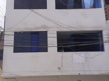 VENTA DE PROPIEDAD DE 4 PISOS EN SMP