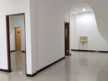 Rumah dijual Japos Raya Jurang Mangu Pondok Aren Ciledug bisa untuk usaha