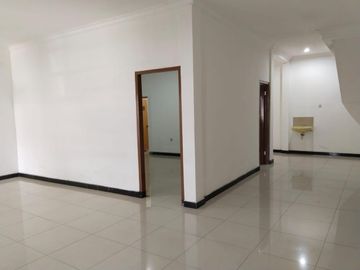 Rumah dijual Japos Raya Jurang Mangu Pondok Aren Ciledug bisa untuk usaha