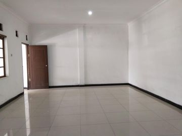 Rumah dijual Japos Raya Jurang Mangu Pondok Aren Ciledug bisa untuk usaha