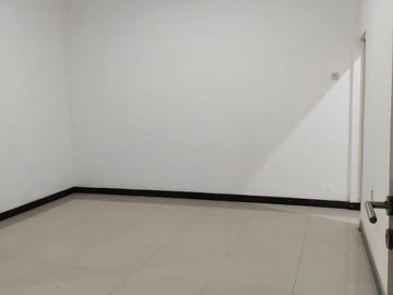 Rumah dijual Japos Raya Jurang Mangu Pondok Aren Ciledug bisa untuk usaha